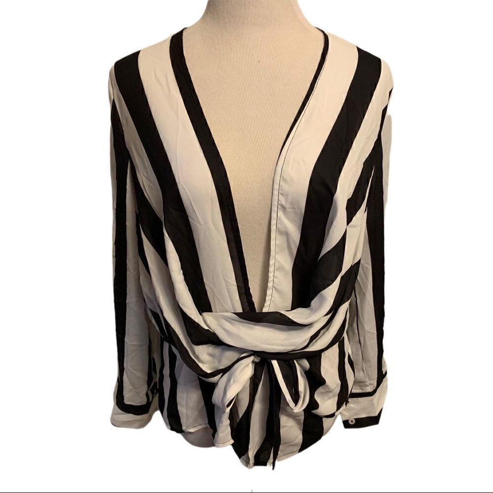 NWT Main Street Black & White Striped Peplum Top Sz L